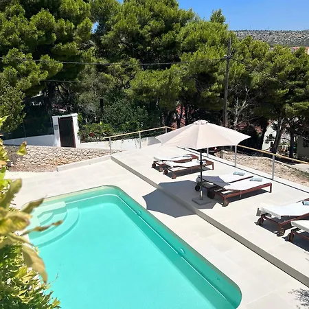 Seaview - A'more * Milna (Brac)