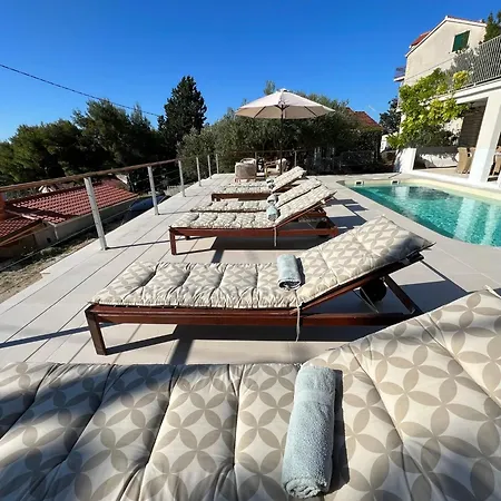 Seaview - A'more Villa *